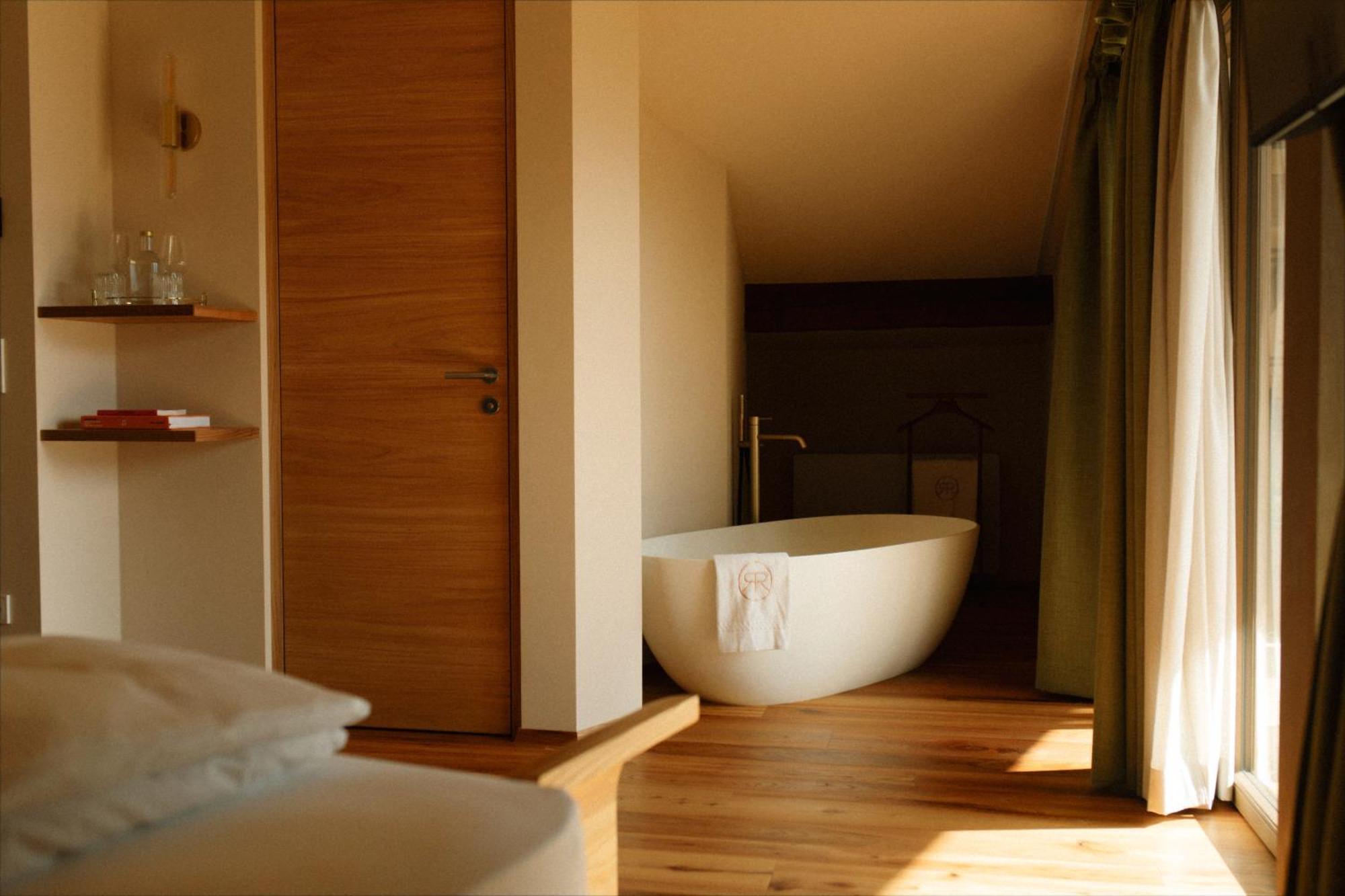 Langenmantel Historic Suites Термено Номер фото